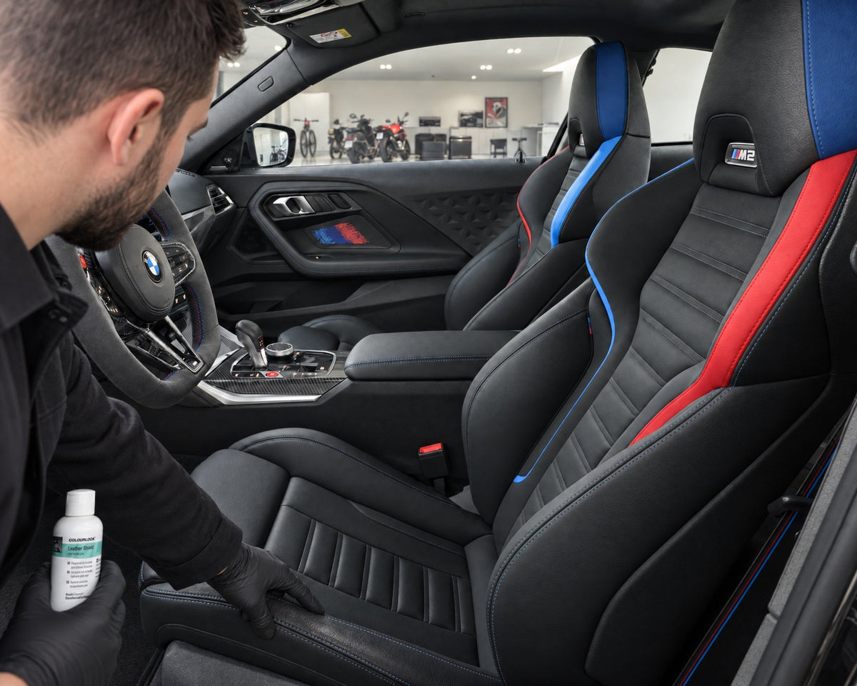 Fianchetto lucido per sfregamento su BMW M2 — mostrato nell’articolo «Cosa protegge un sigillante per pelle auto e cosa no»