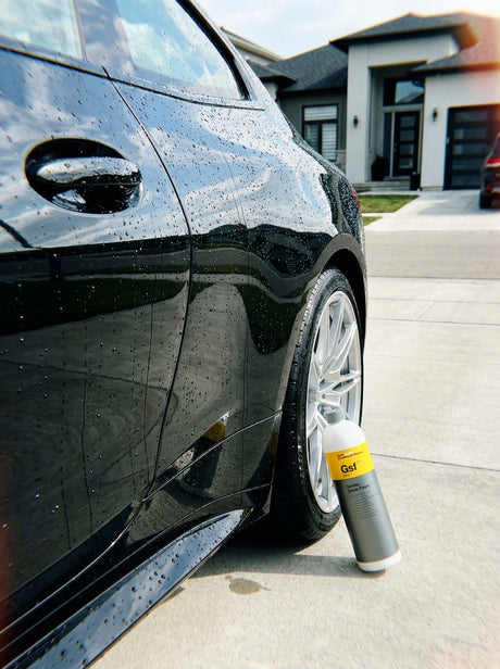 Koch-Chemie Gentle Snow Foam Gsf – Ergebnis: frisch gewaschener BMW M4 CSL mit Water Beading